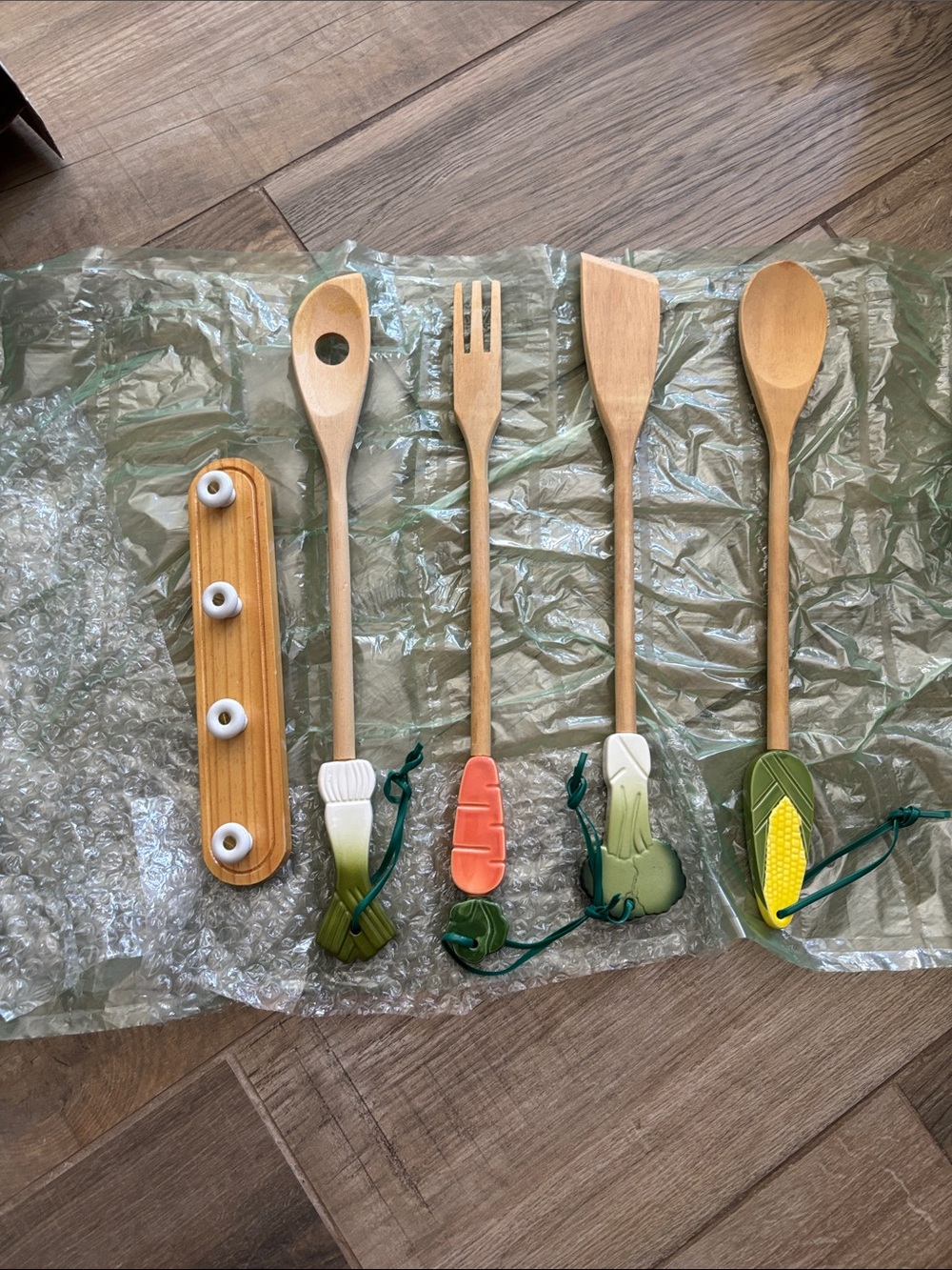 Vintage Avon Wooden Kitchen Utensil Set - Natural Wood with Ceramic Handles